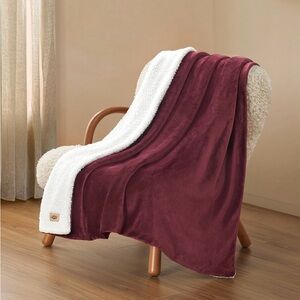 UGG Maroon and Cream Plush Throw, NEW sealed bag